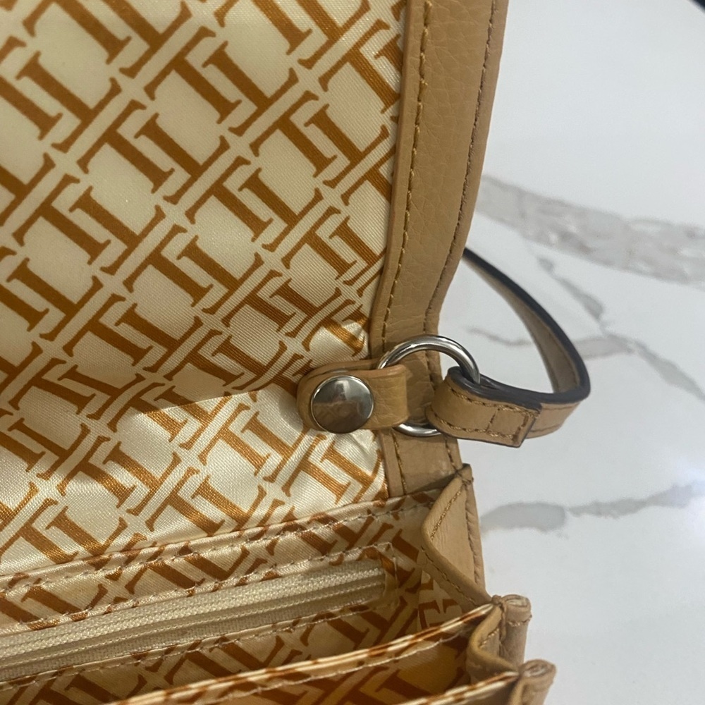 NWOT Tignanello Slim Cellphone Crossbody Leather; color: Honey Tan - Picture 6 of 13